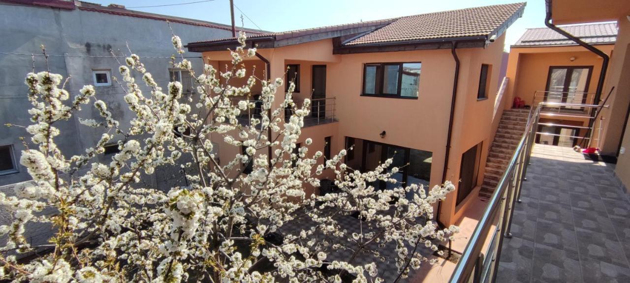 Home Naya Bukarest Exterior foto